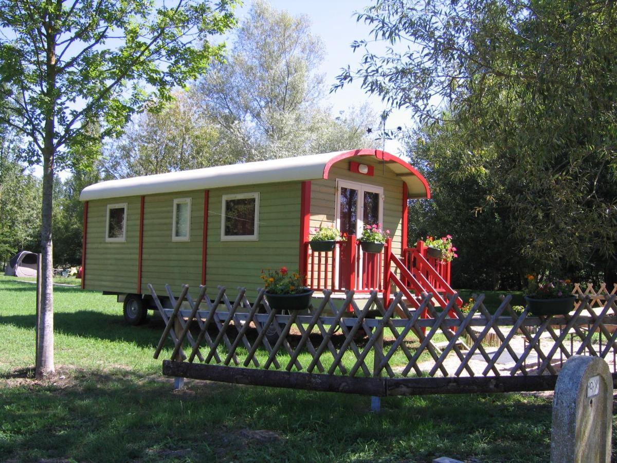 Camping Belle Riviere Chaniers Εξωτερικό φωτογραφία