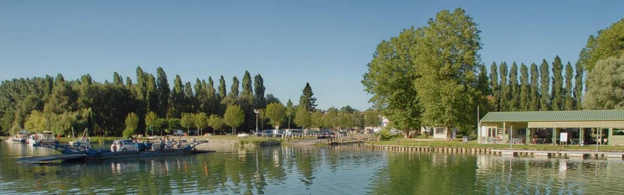 Camping Belle Riviere Chaniers Εξωτερικό φωτογραφία