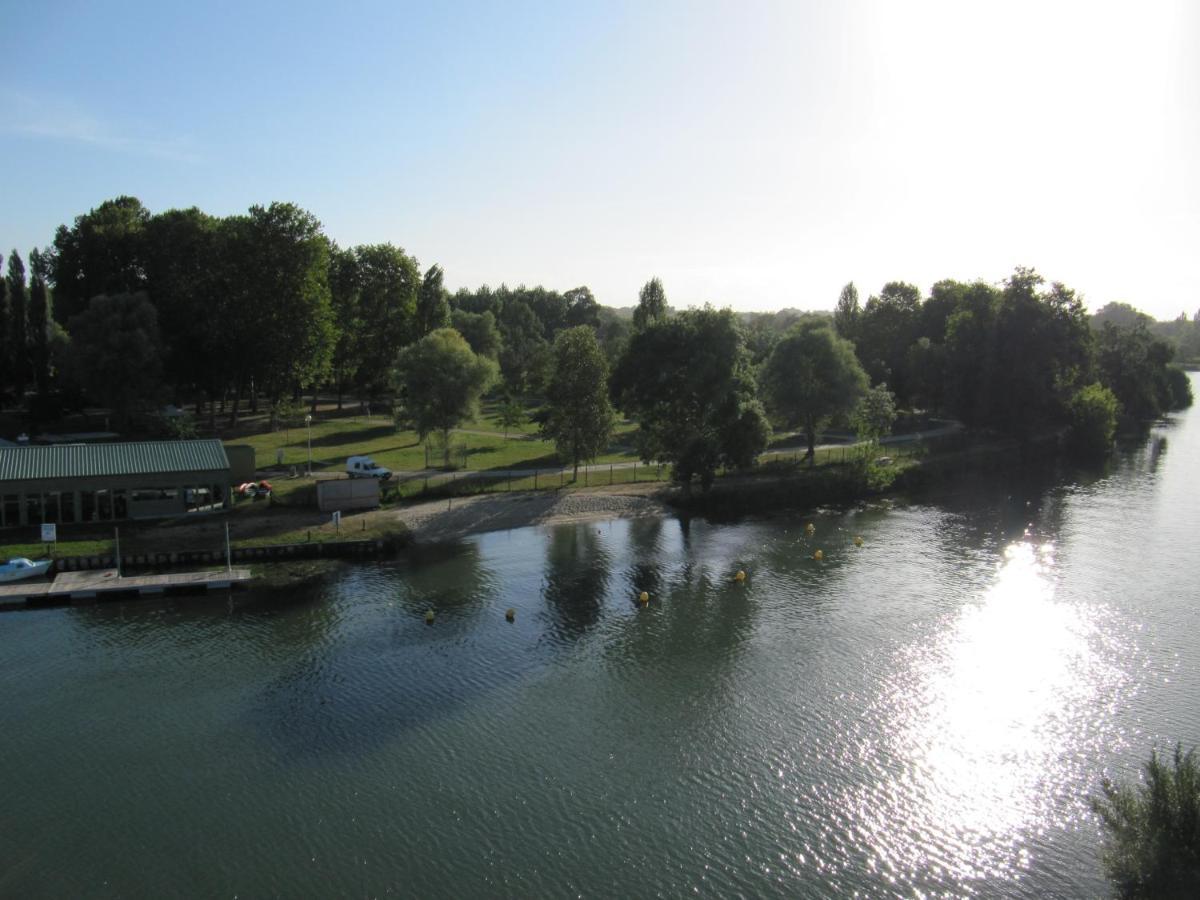 Camping Belle Riviere Chaniers Εξωτερικό φωτογραφία