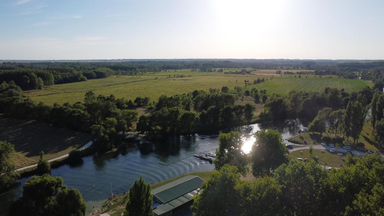 Camping Belle Riviere Chaniers Εξωτερικό φωτογραφία