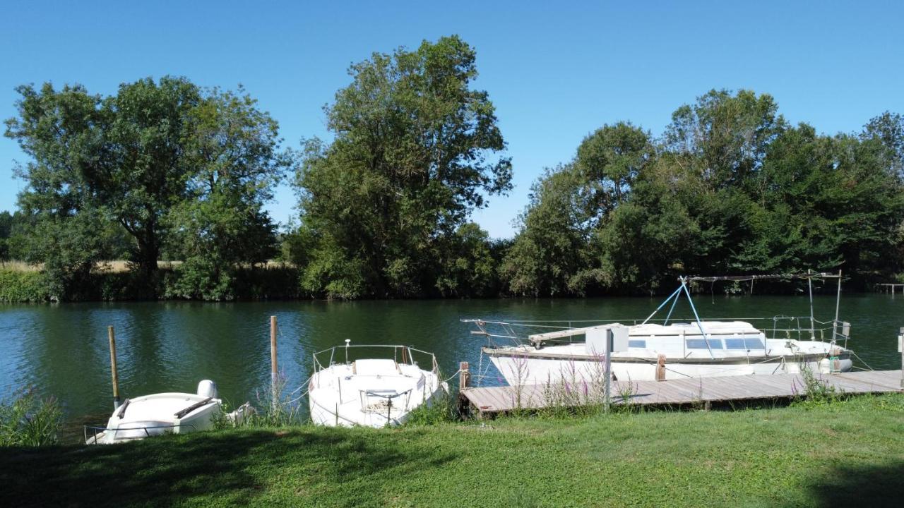 Camping Belle Riviere Chaniers Εξωτερικό φωτογραφία